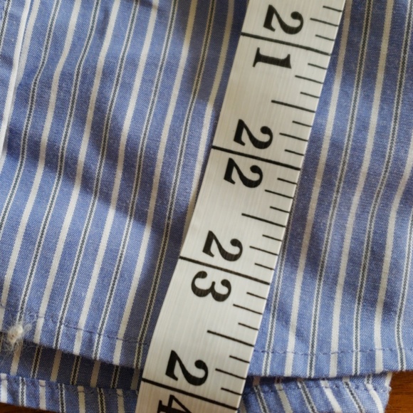 Banana Republic button down size 2 - Picture 4 of 6